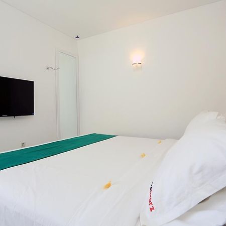 Reddoorz Near Pantai Jerman Hotel Kuta  Luaran gambar